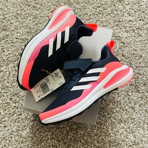 🧡🆕 Adidas Shoes